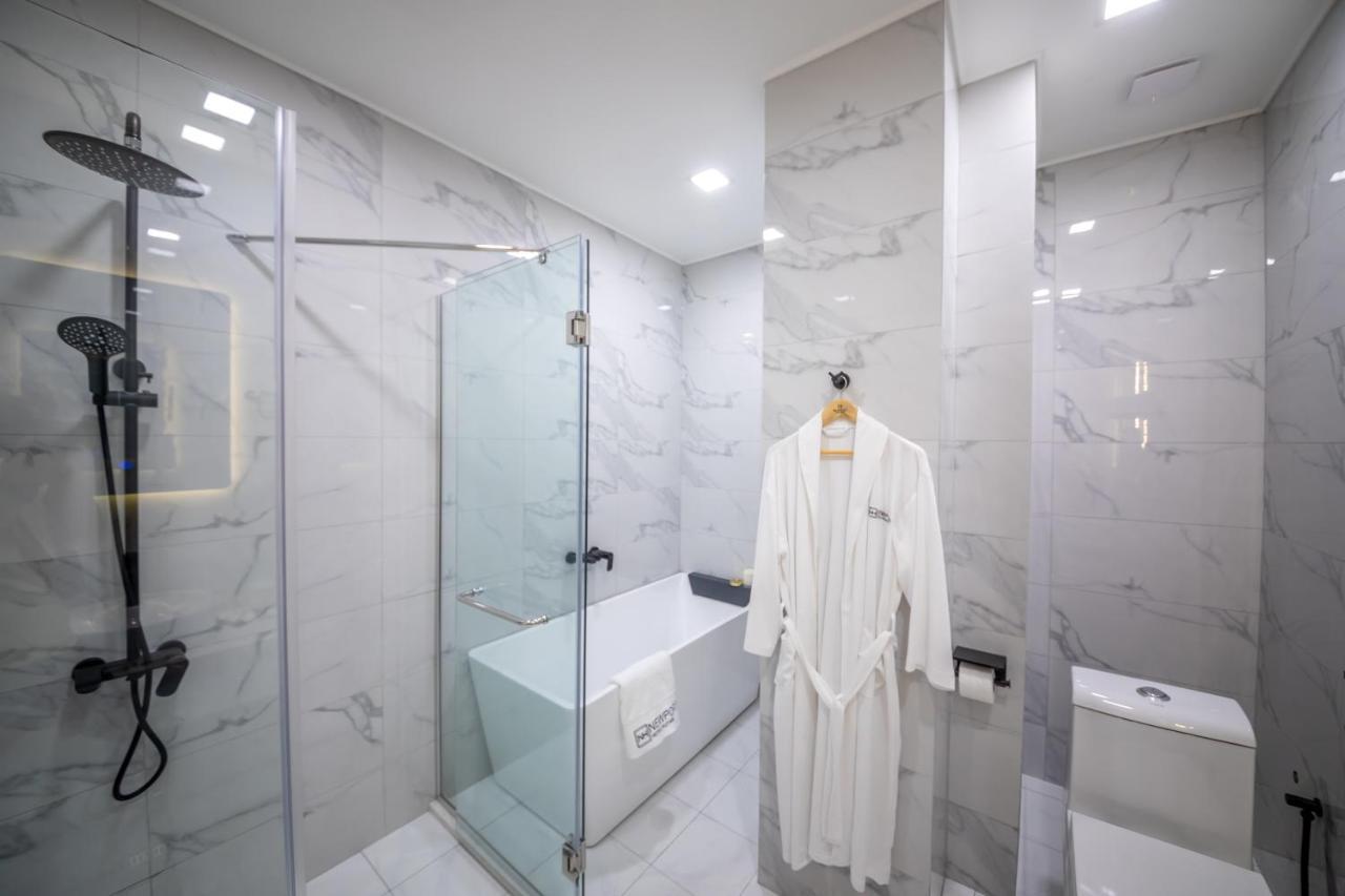 Newport Hotel Kutaisi Dış mekan fotoğraf